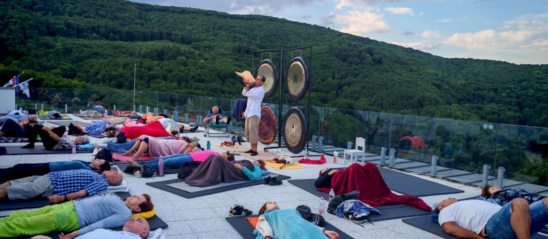 Hangtálas relaxáció a Bükki Csillagdában Laczai Zoltánnal