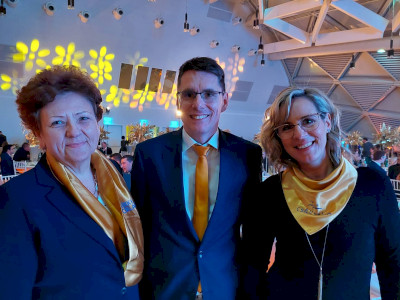 Rónai Kálmánné, Szigetvári József, a Szállás.hu vezérigazgatója és Pataki Zita műsorvezető