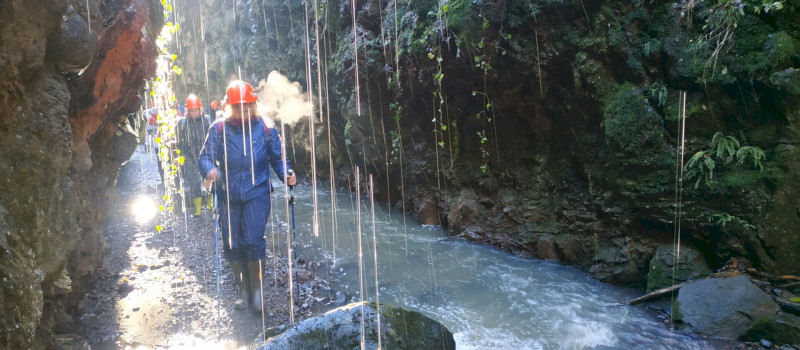 SZAKVEZETÉS A TARJÁNKA-SZURDOKBAN